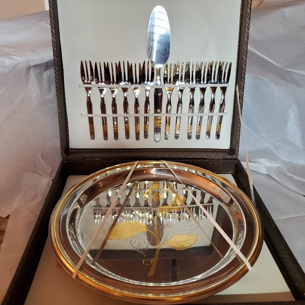 Dessert Serving Set  18/10 Stainless Steel